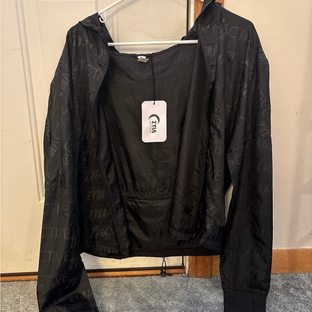 NWT woman’s active jacket- XL